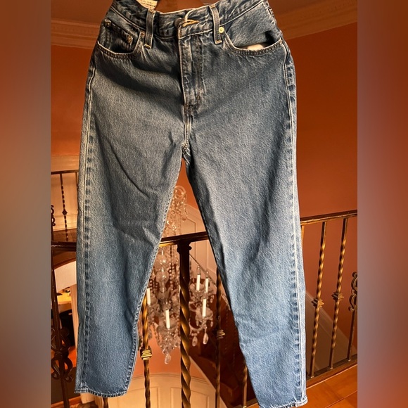 Levi’s premium medium wash high waisted tapered jeans size 26 - Picture 5 of 10